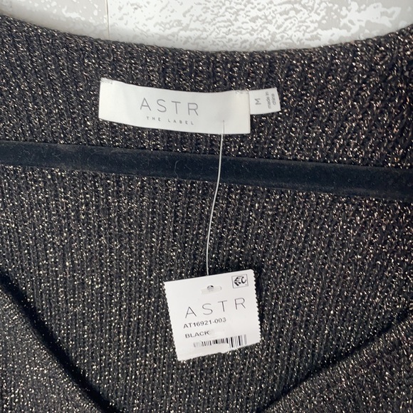 NWT ASTR The Label Long Sleeve Square Neck Metallic Sweater - Picture 6 of 11